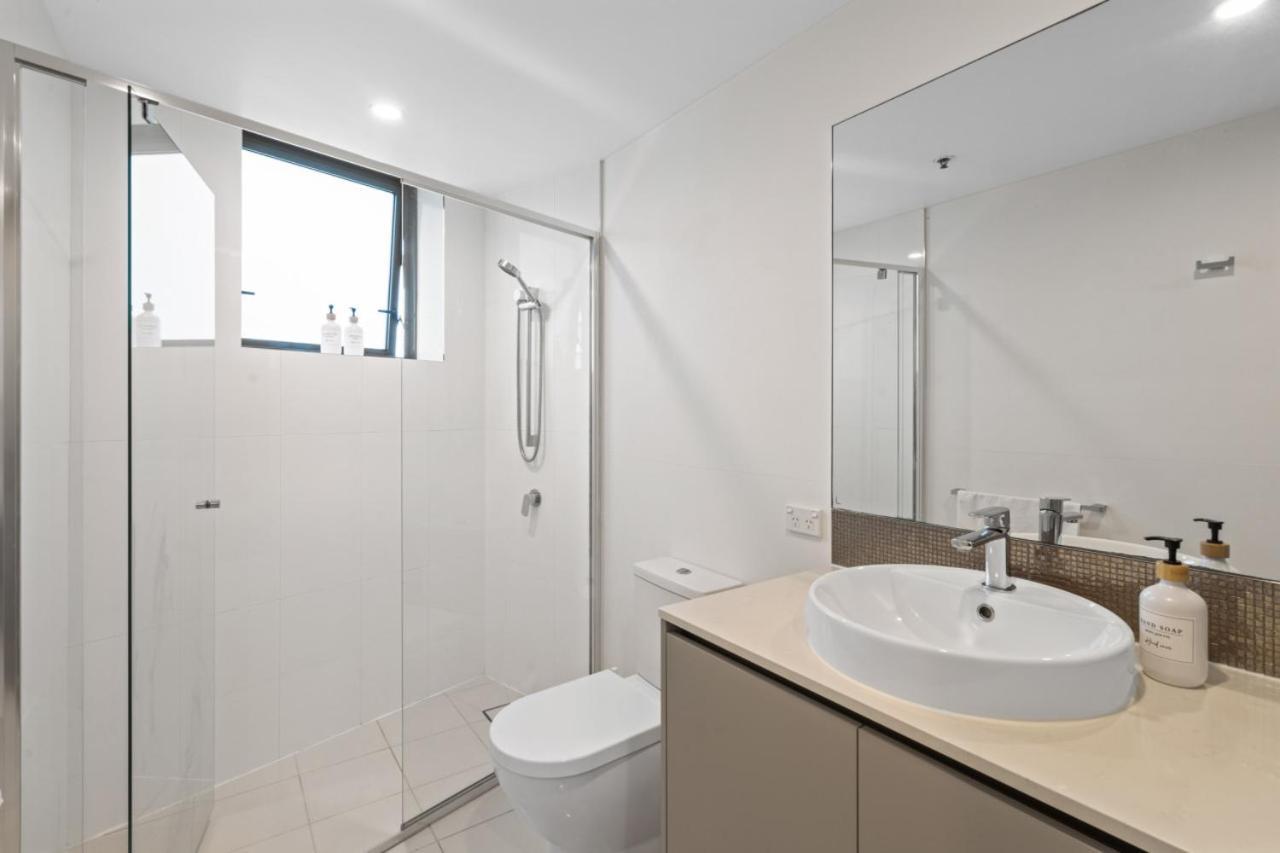 The Oceana - Beachfront 19f Ocean View In With Parking, Pool, Neflix * Gold Coast